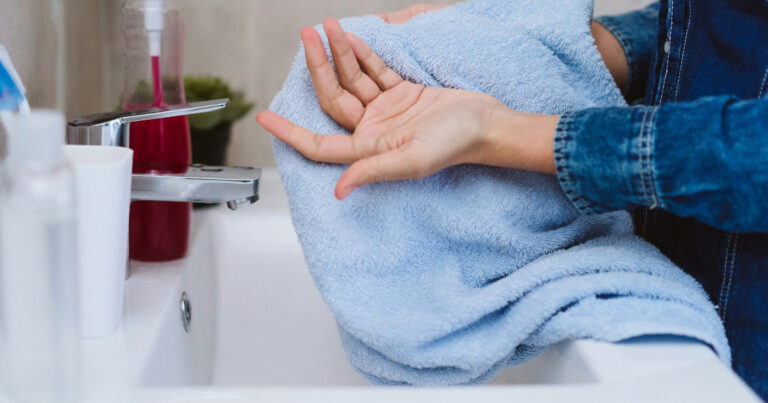 Bath Towel vs. Hand Towel Comparison
