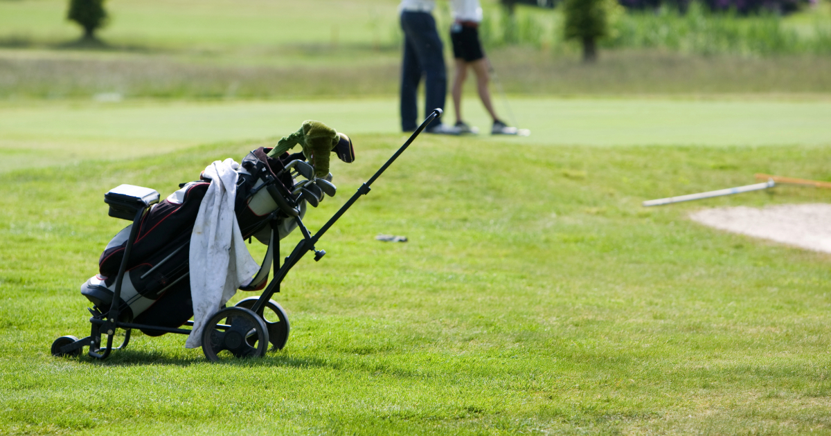 How to Put a Caddy Towel on Your Golf Bag